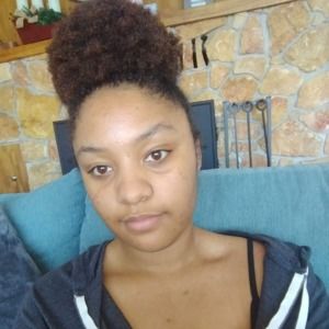 Meet your Posher, Raquel